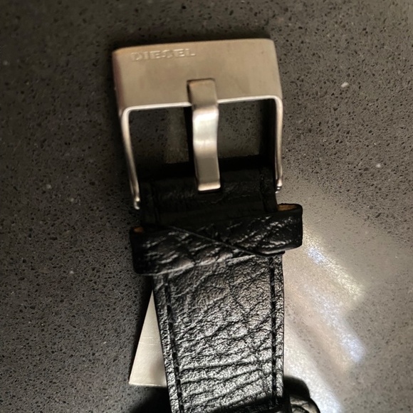 DIESEL Watch - Black Leather Cuff 2003 DZ2046 - Picture 8 of 8